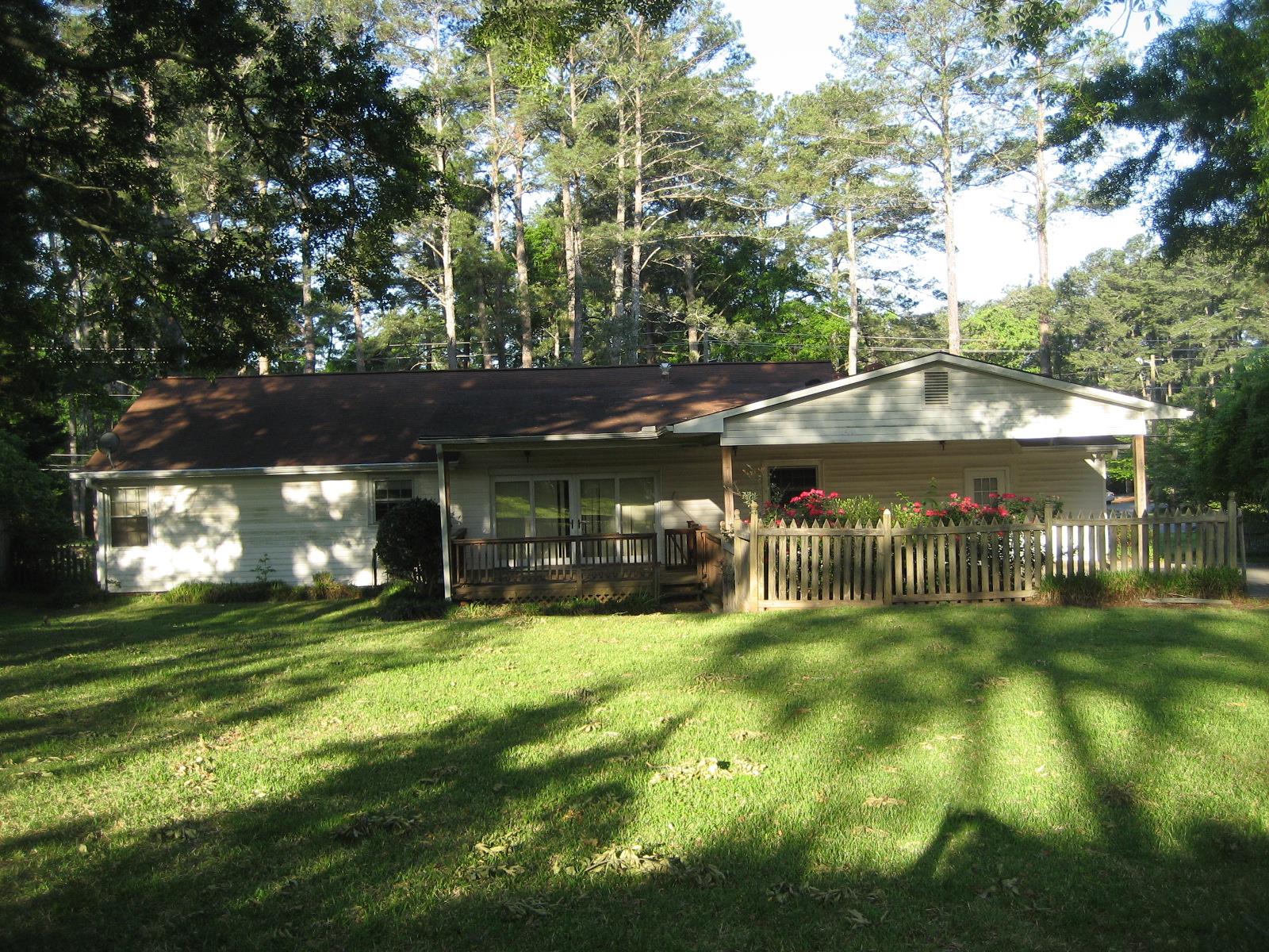 1122 Maple Dr, Griffin, GA 30224 photo 2
