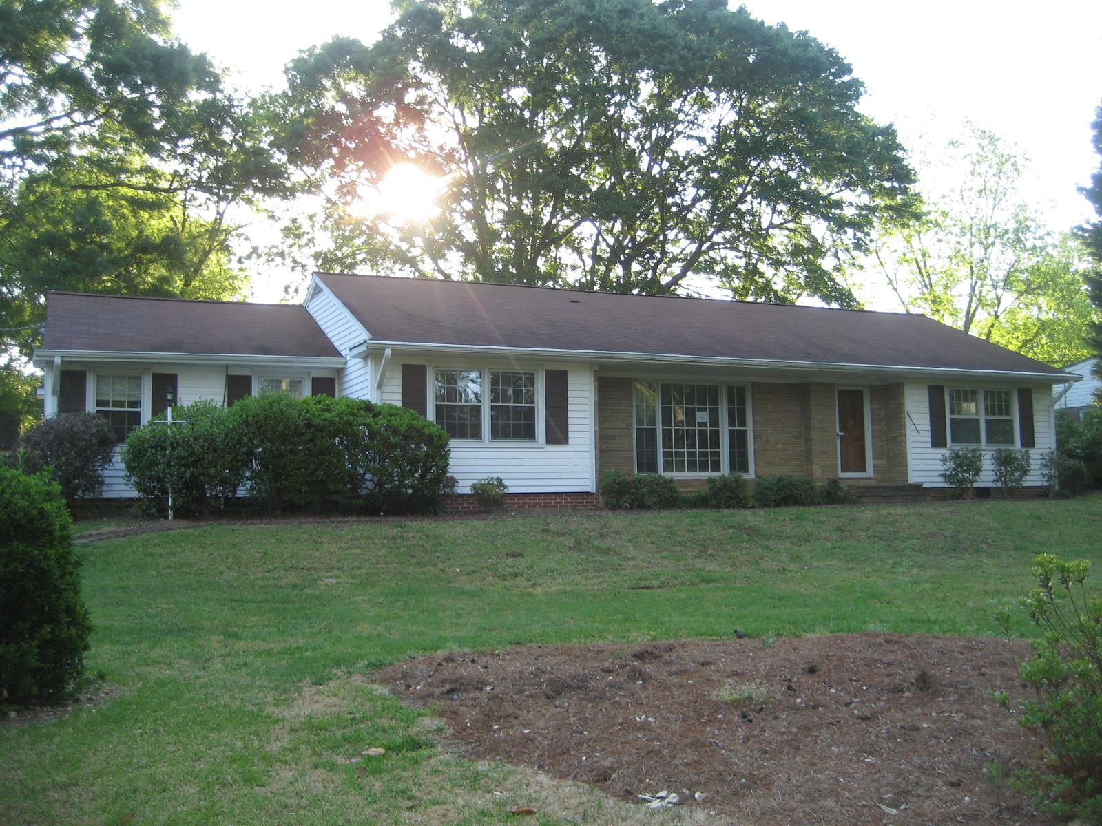 1122 Maple Dr, Griffin, GA 30224 photo 1