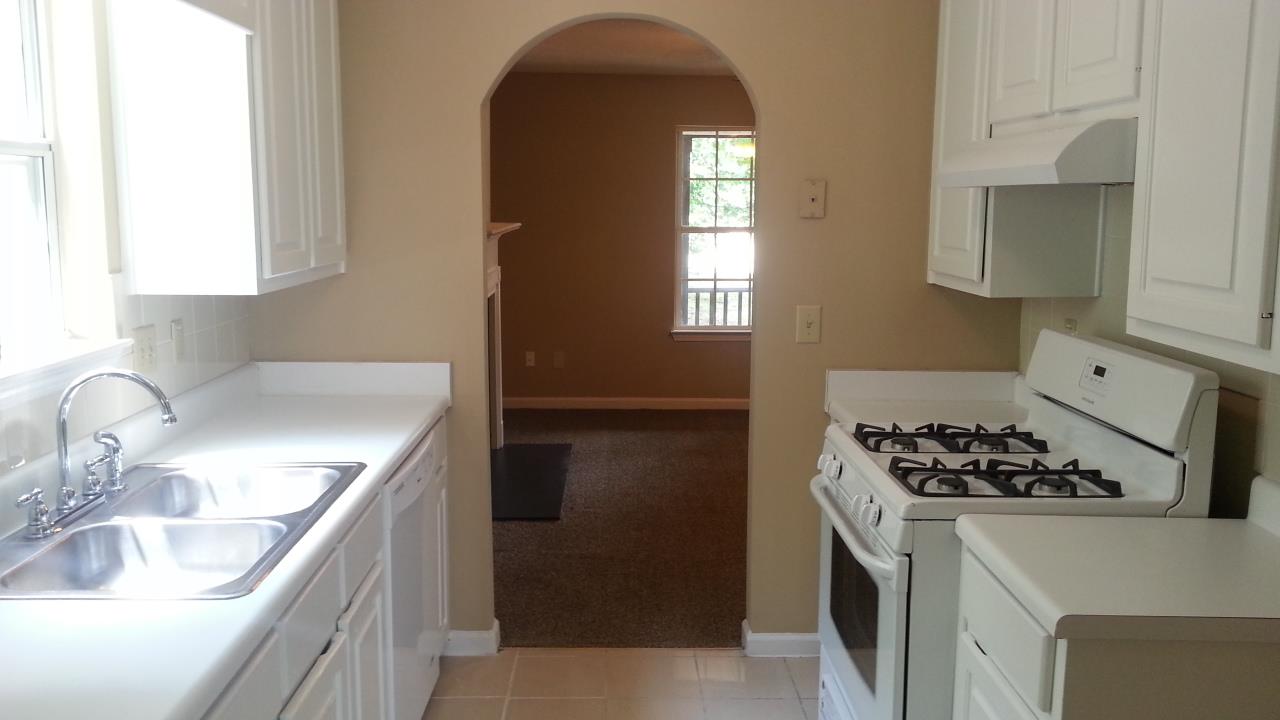 3229 Glen Hollow Dr, Rex, GA 30273 photo 8