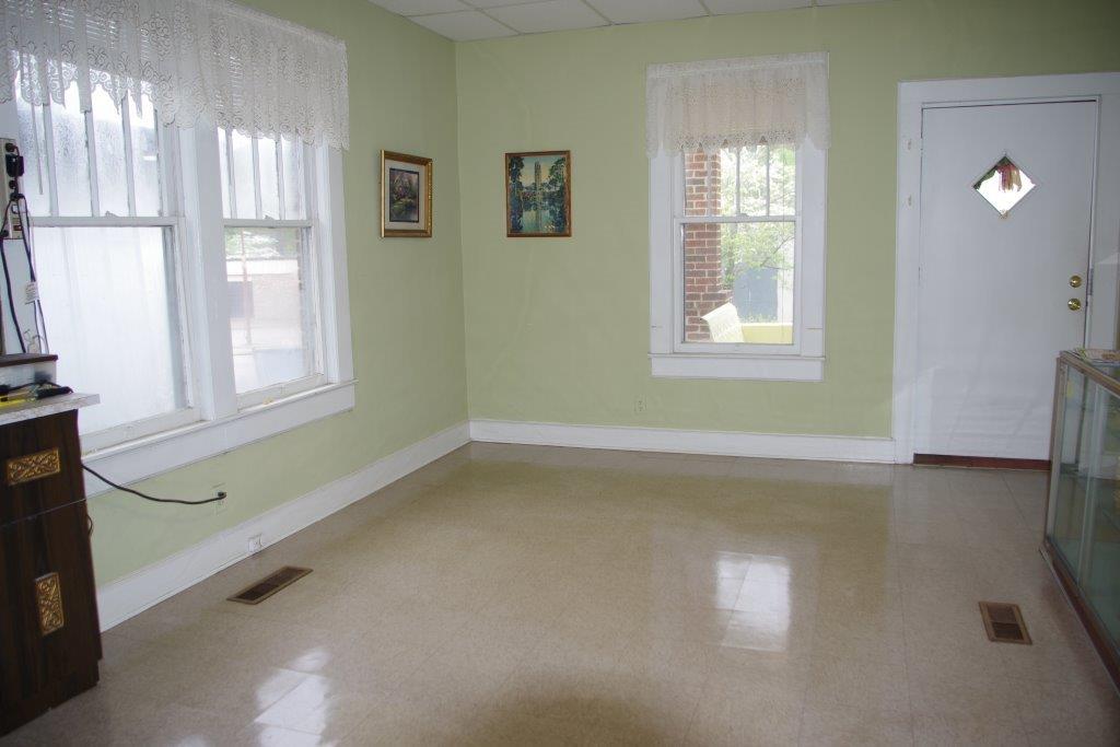 307 S Greenwood St, Lagrange, GA 30240 photo 2