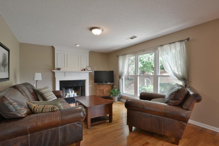 160 Sharon Trl, Suwanee, GA 30024 photo 13