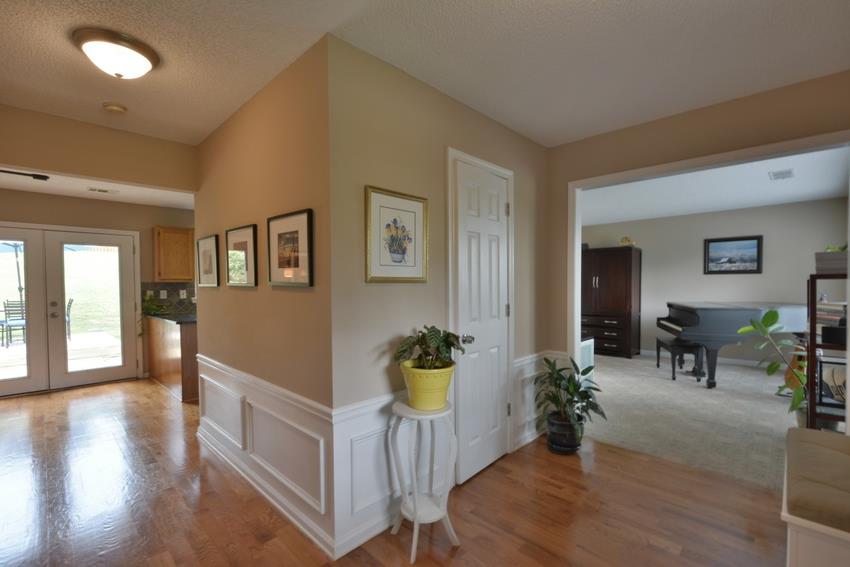 160 Sharon Trl, Suwanee, GA 30024 photo 10