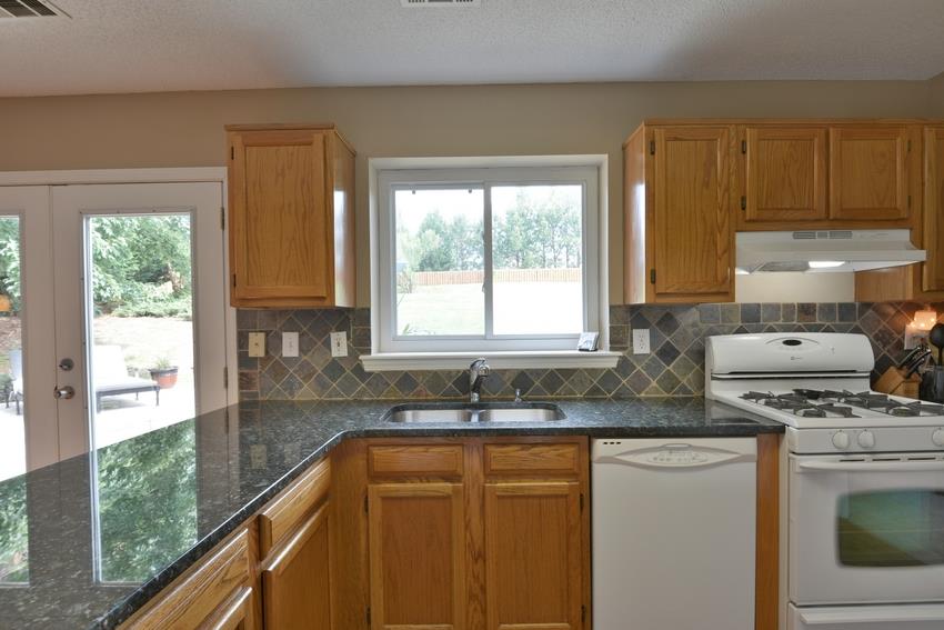 160 Sharon Trl, Suwanee, GA 30024 photo 7