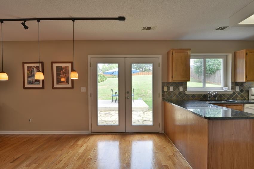160 Sharon Trl, Suwanee, GA 30024 photo 12