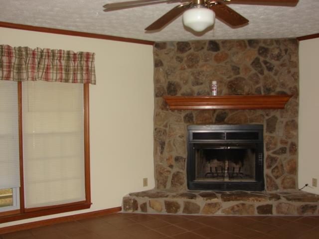 301 Farmbrook Pt, Stockbridge, GA 30281 photo 2