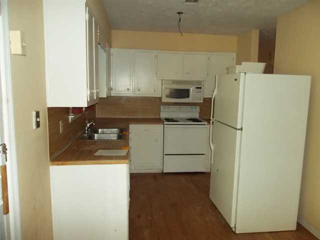 561 Stonehedge Dr, Stone Mountain, GA 30087 photo 9