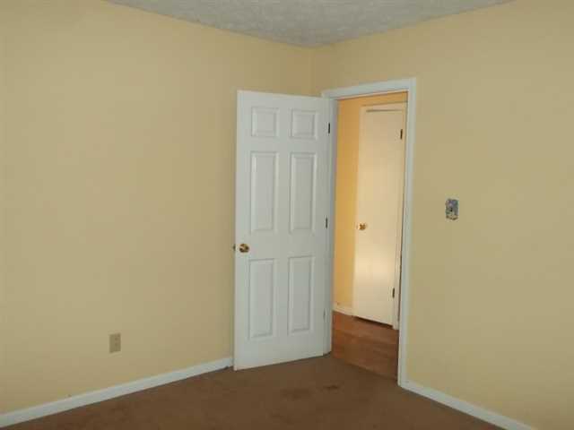 561 Stonehedge Dr, Stone Mountain, GA 30087 photo 12