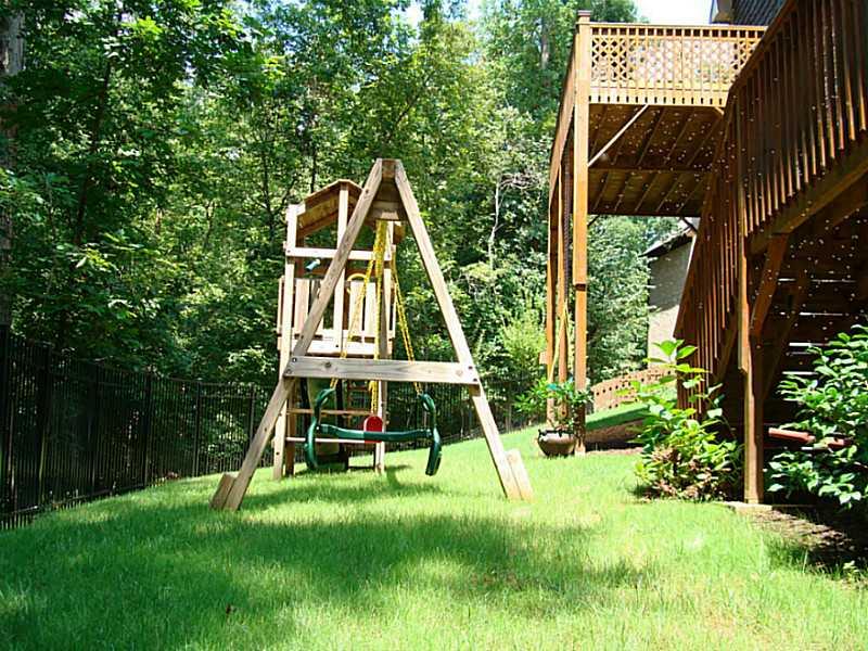 600 Settles Brook Ct, Suwanee, GA 30024 photo 4
