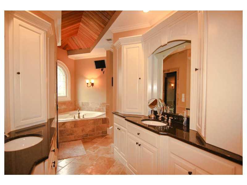 600 Settles Brook Ct, Suwanee, GA 30024 photo 16
