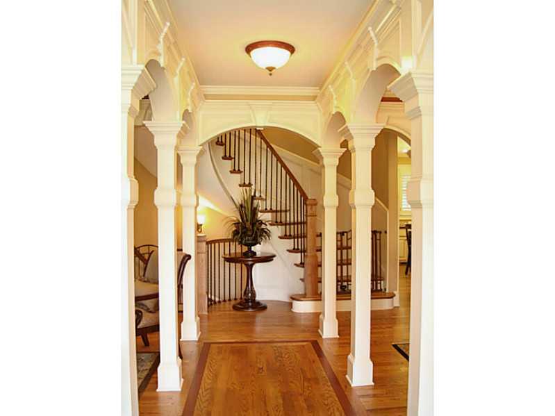 600 Settles Brook Ct, Suwanee, GA 30024 photo 5