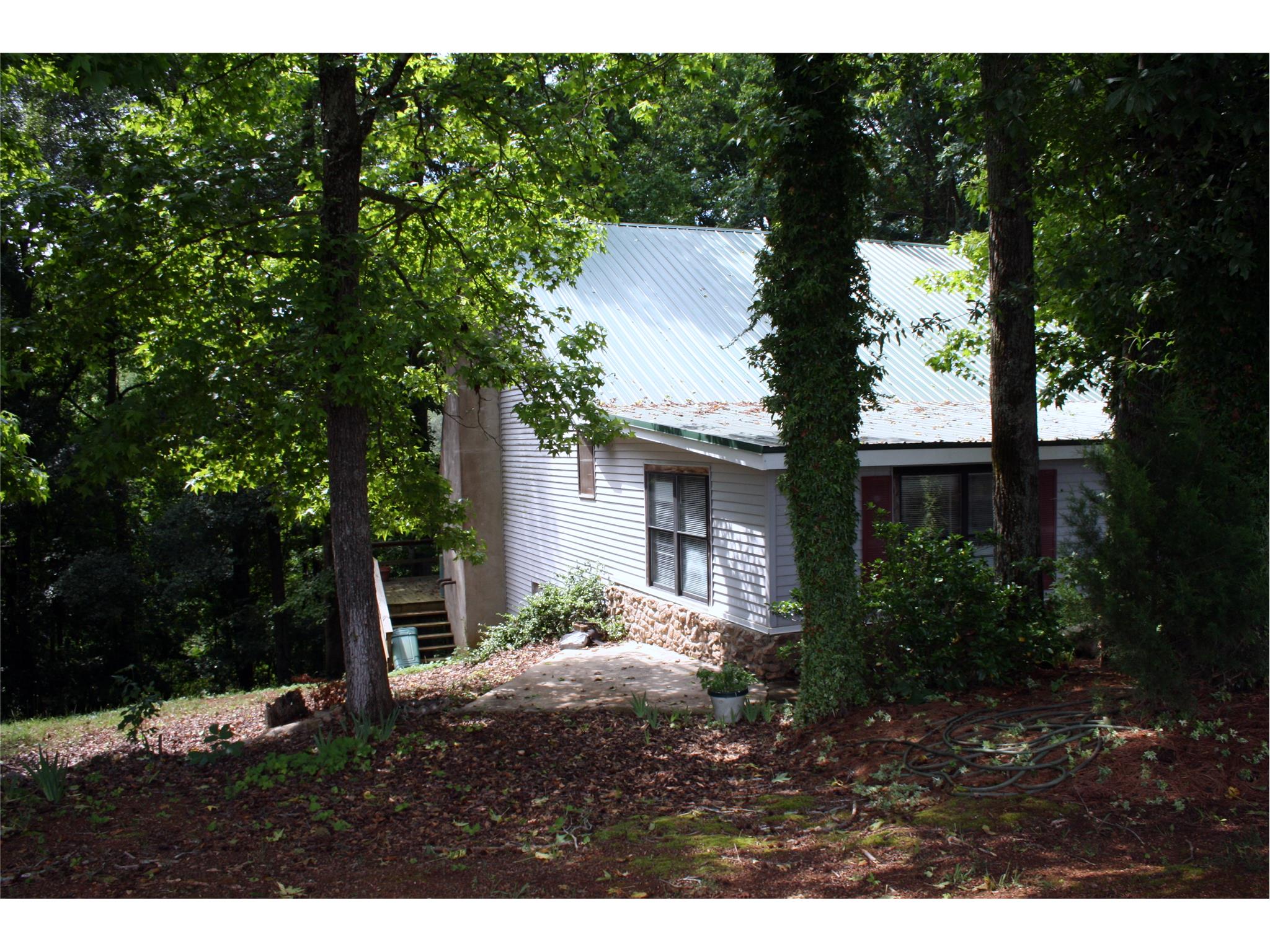24 Lamey Ln, Colbert, GA 30628 photo 2