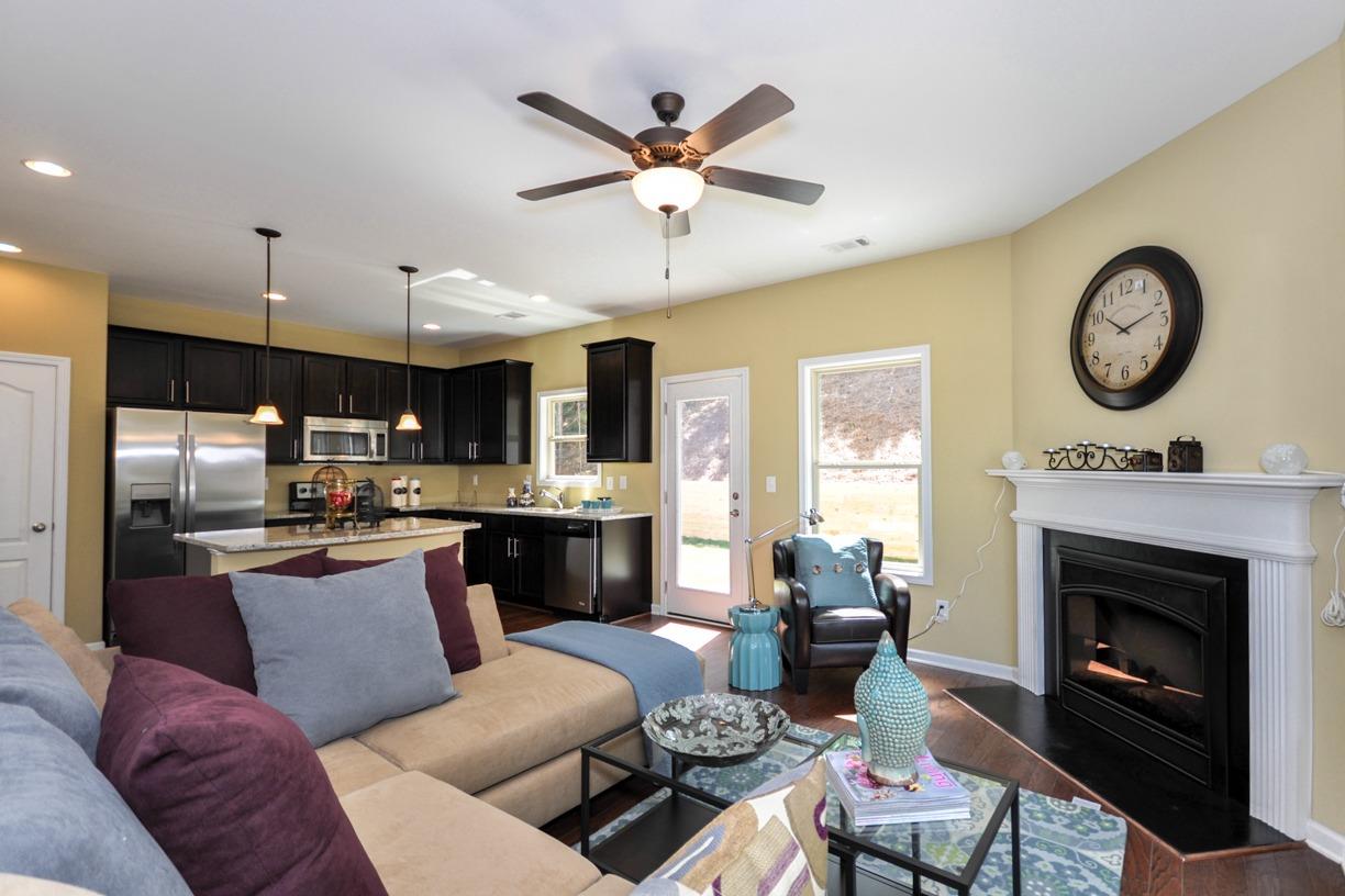 6554 Splitpine Ct, Atlanta, GA 30349 photo 2