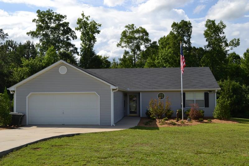 105 Pleasant Hills Dr, Covington, GA 30016 photo 1