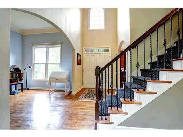 199 Forestview Dr, Suwanee, GA 30024 photo 2