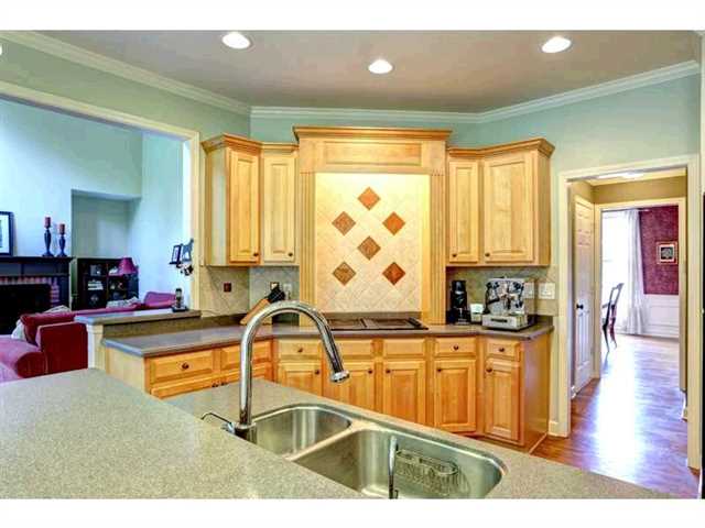 199 Forestview Dr, Suwanee, GA 30024 photo 8