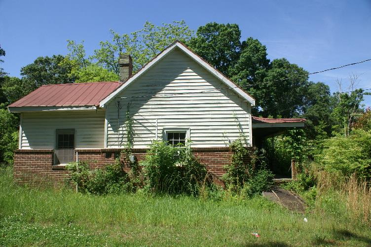 209 Hunter St, Union Point, GA 30669 photo 3