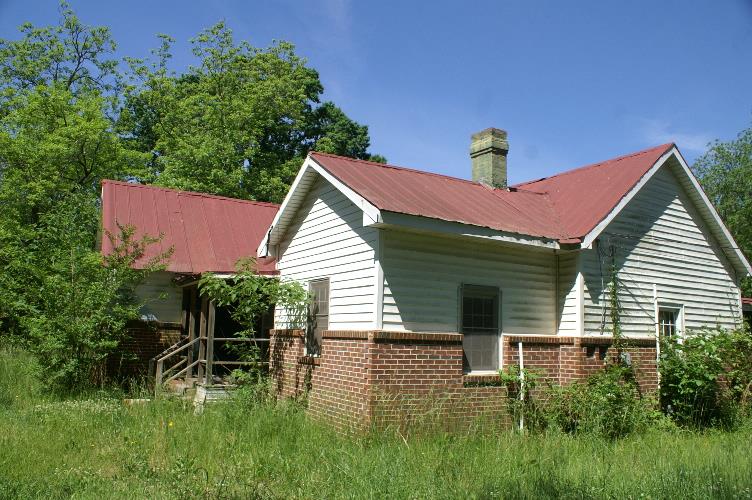 209 Hunter St, Union Point, GA 30669 photo 4