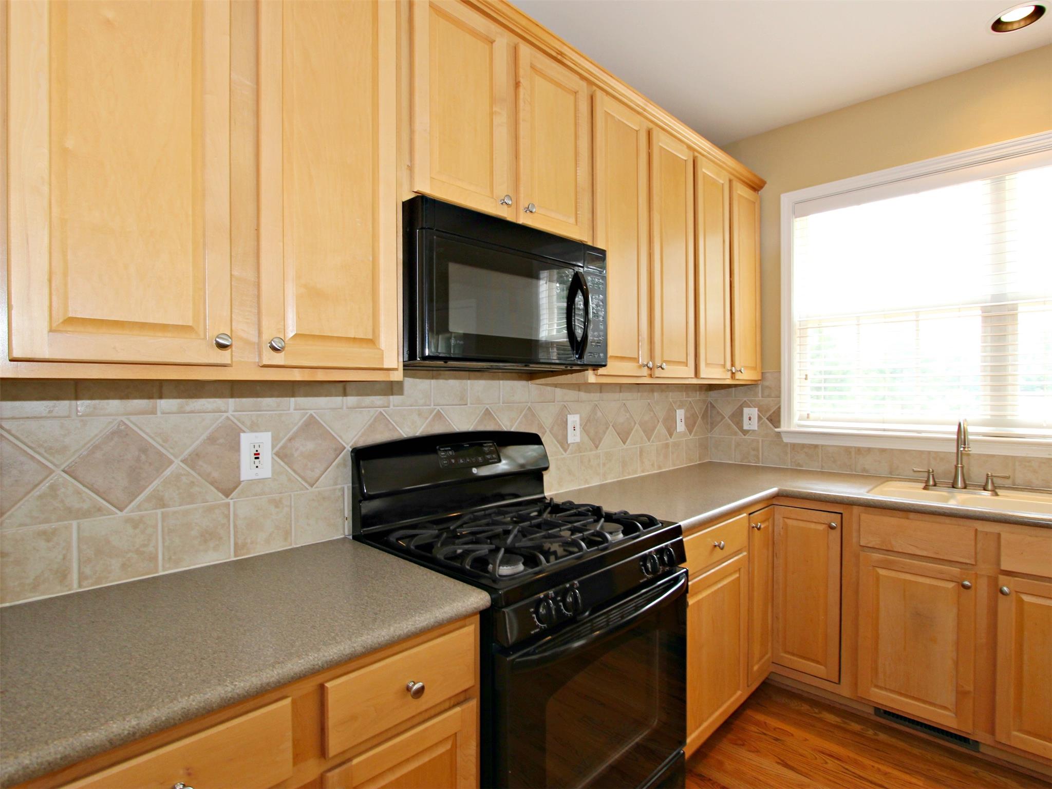 688 Hexham Ct, Suwanee, GA 30024 photo 7