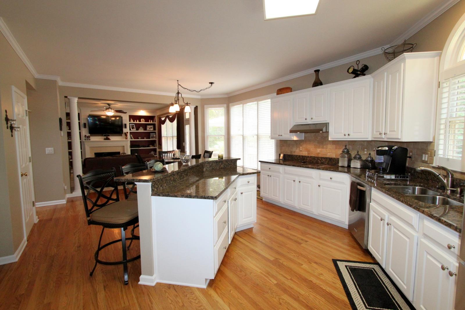 1368 Pointview Ct, Suwanee, GA 30024 photo 8