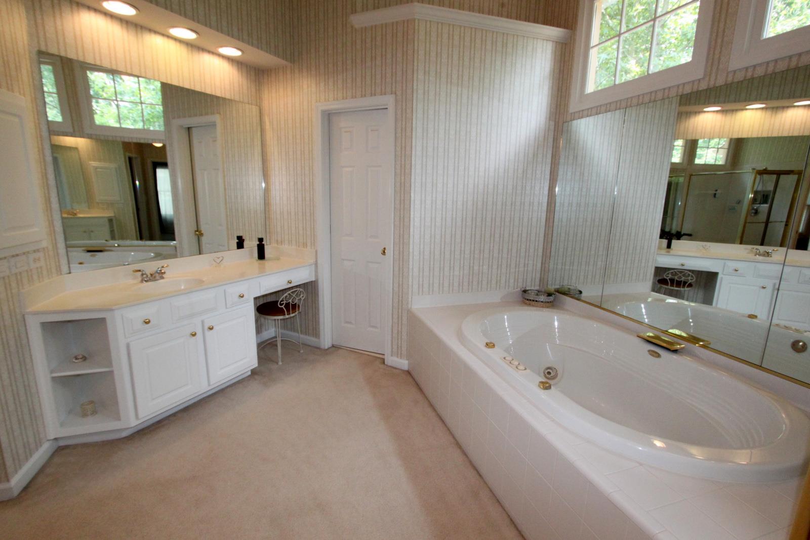 1368 Pointview Ct, Suwanee, GA 30024 photo 15