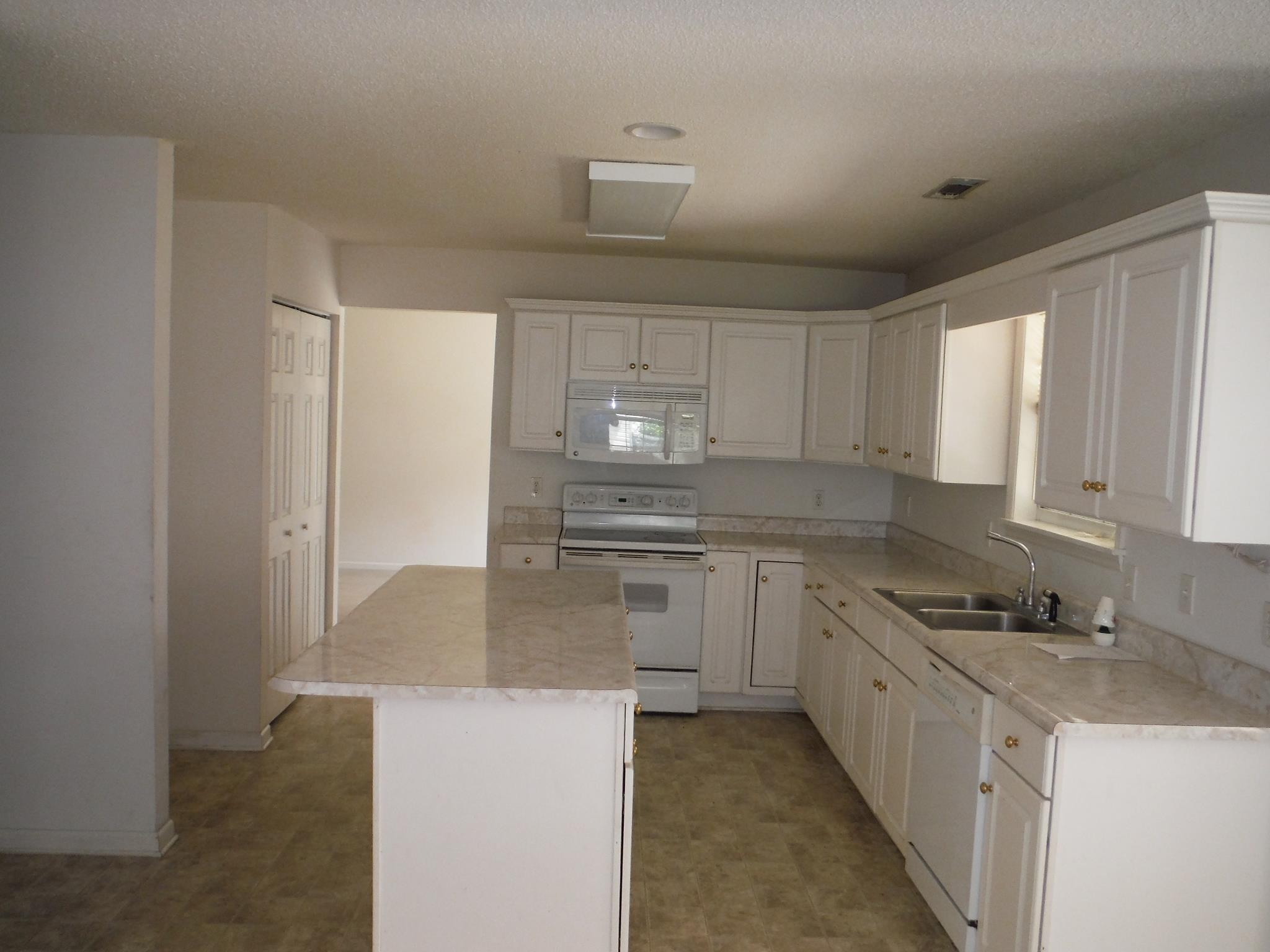 136 Crystal Dr, Rincon, GA 31326 photo 5