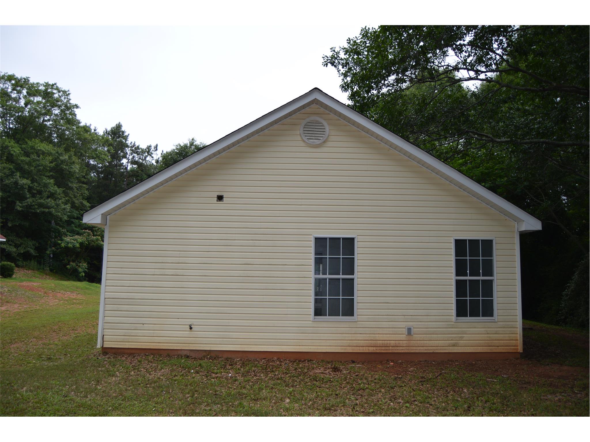 165 E Broad St, Newnan, GA 30263 photo 2