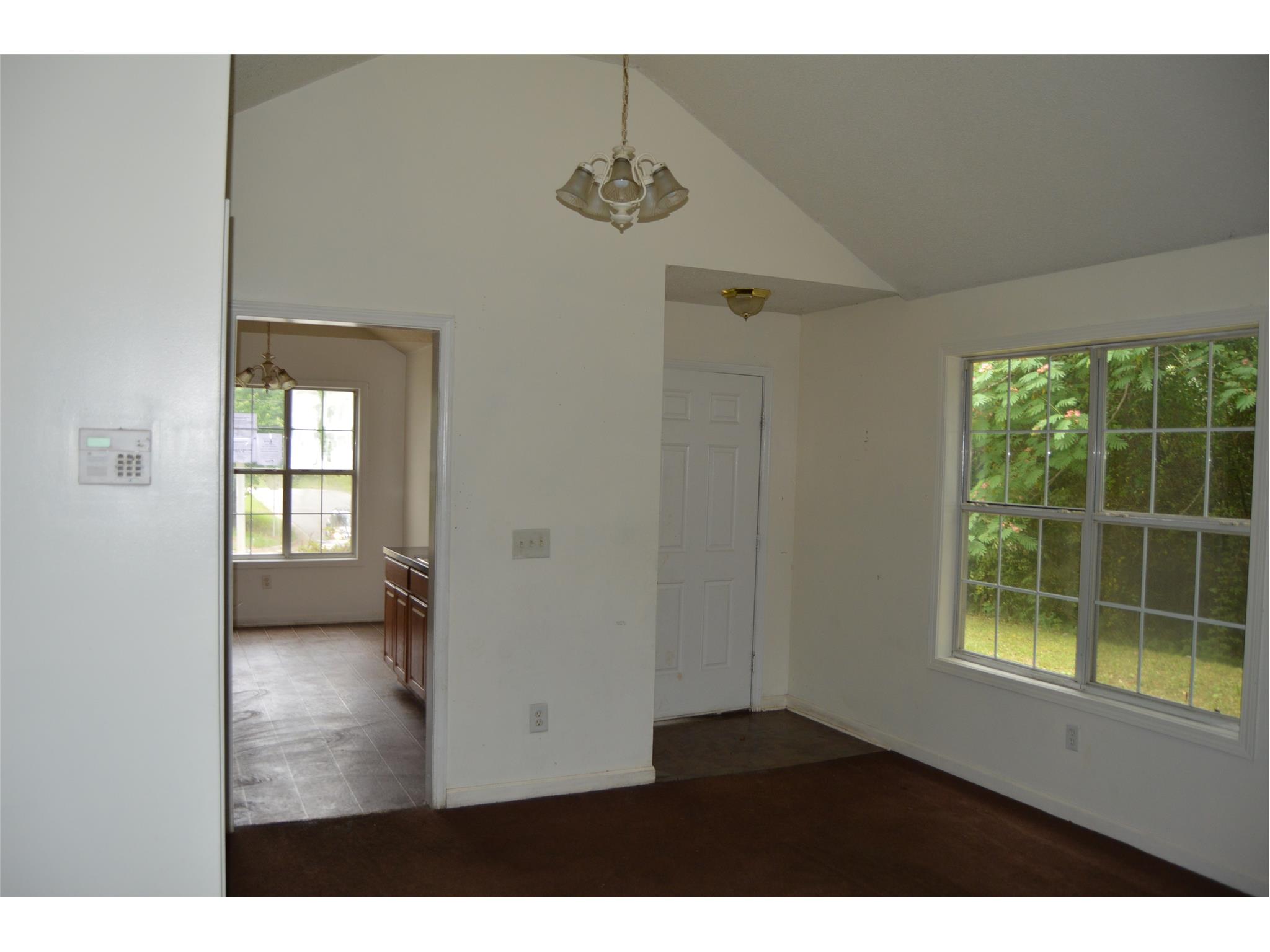 165 E Broad St, Newnan, GA 30263 photo 7