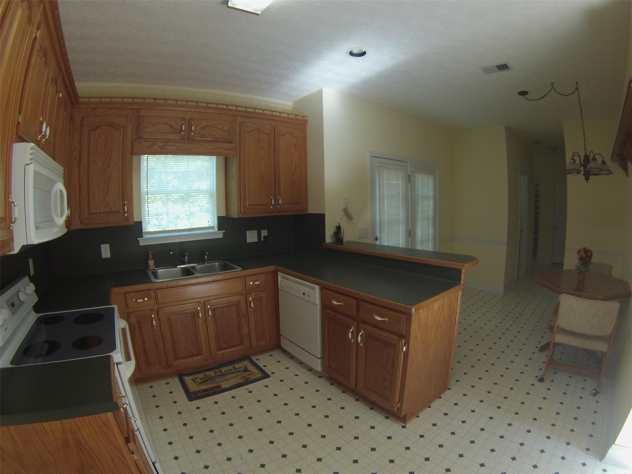 65 Creekside Ct, Covington, GA 30016 photo 9