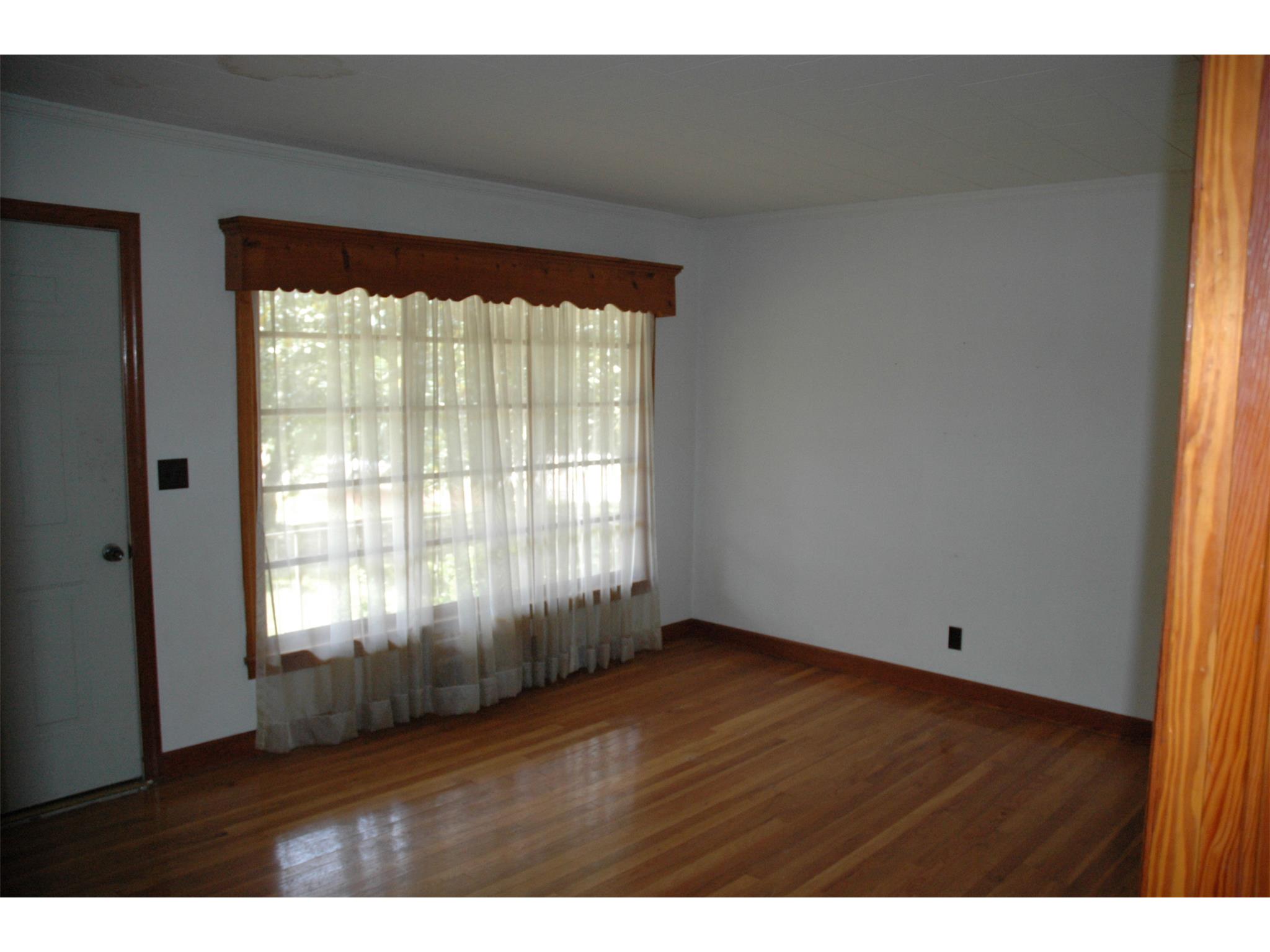 101 S Page St, Lagrange, GA 30240 photo 5