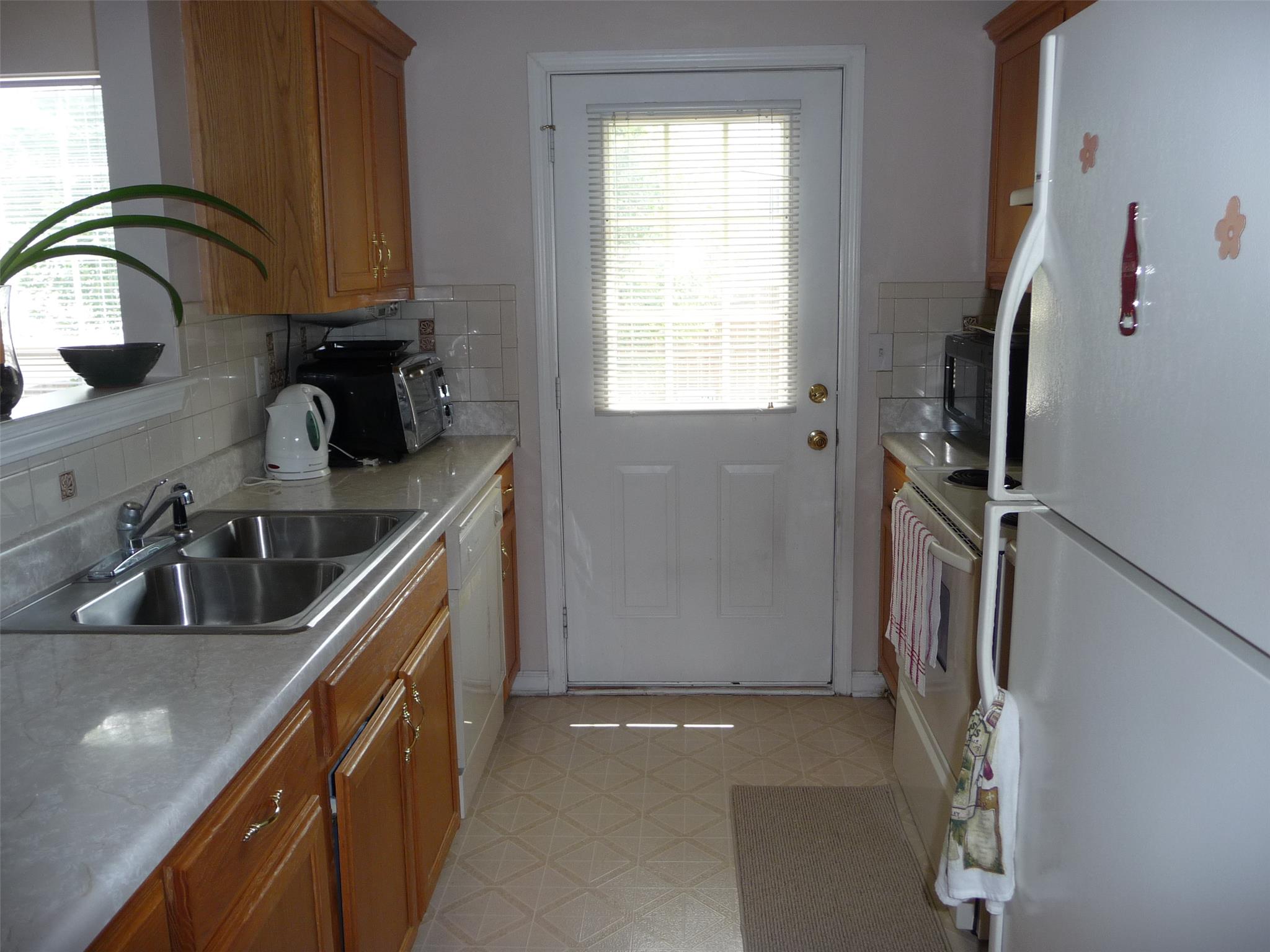 5854 Waggoner Ct, Rex, GA 30273 photo 3