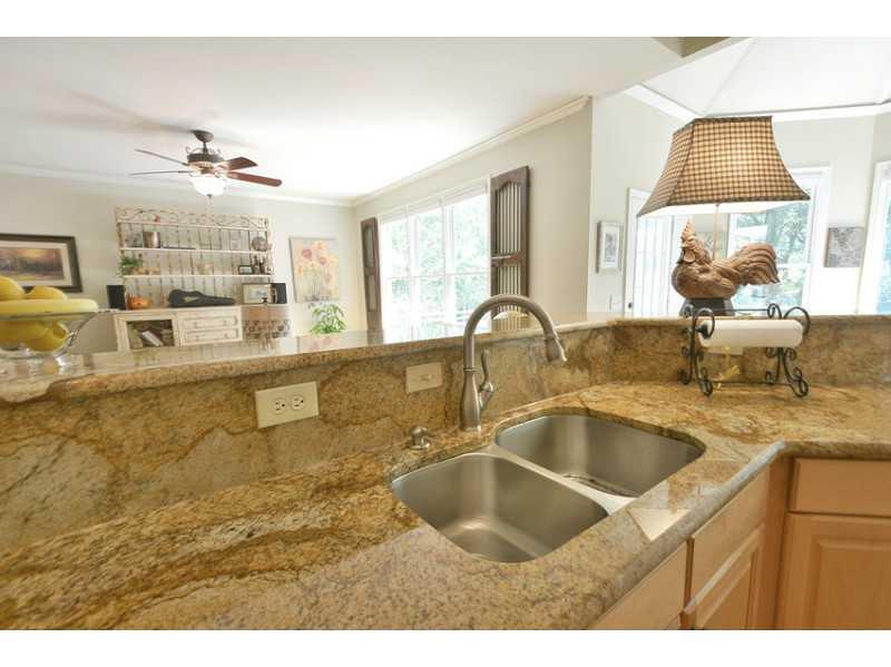 805 River Cliff Ct, Suwanee, GA 30024 photo 12