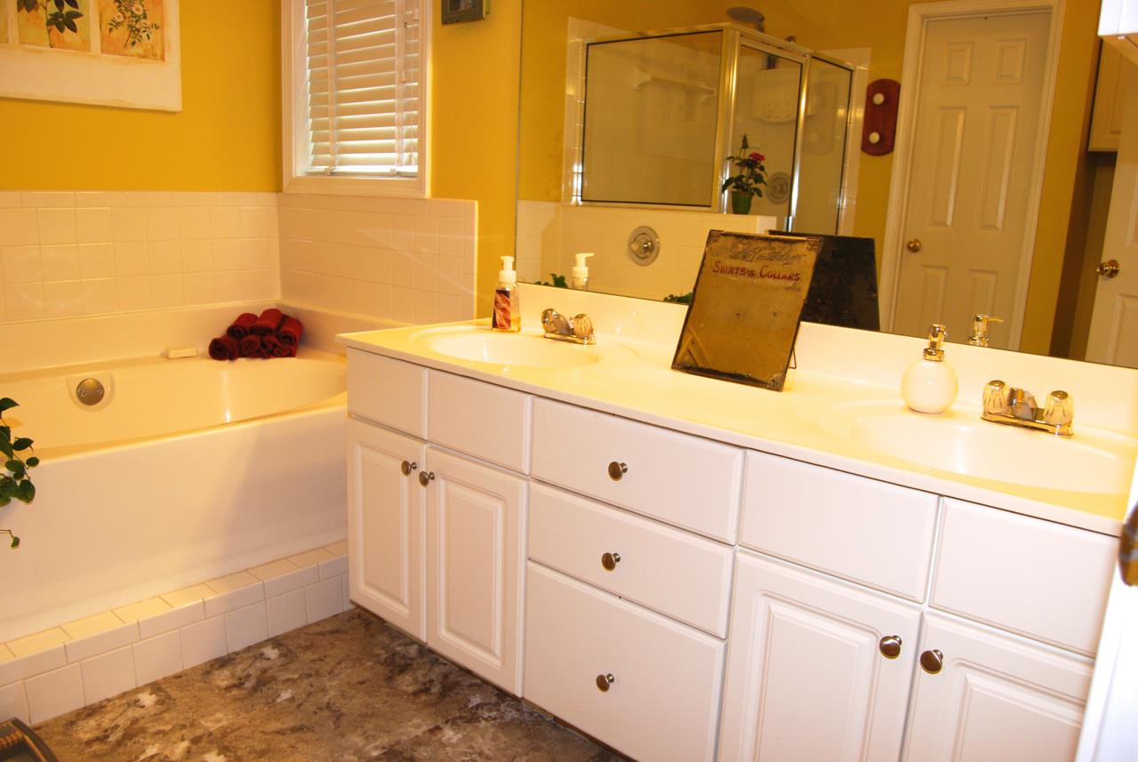 4025 Berkeley Park Dr, Duluth, GA 30096 photo 11