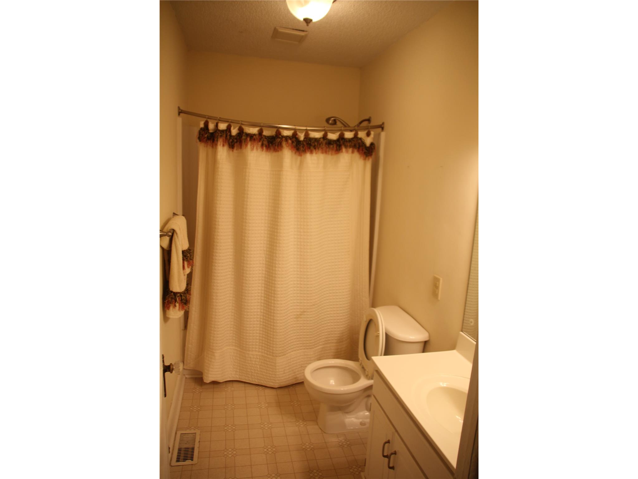 978 E Tugalo St, Toccoa, GA 30577 photo 9