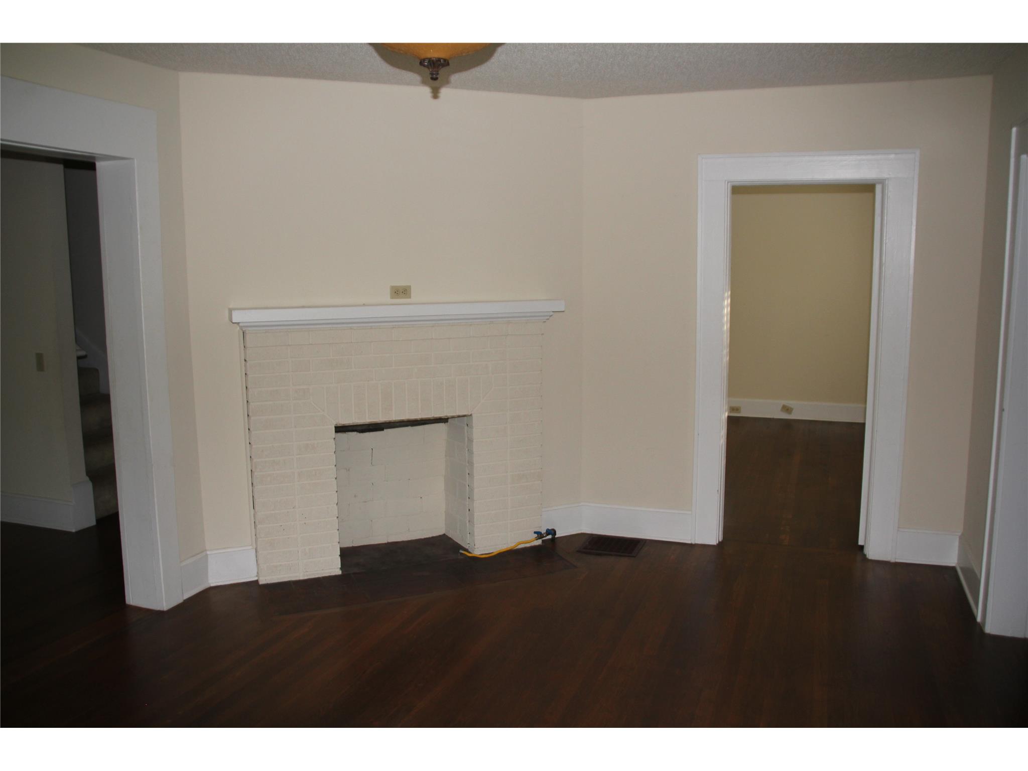 978 E Tugalo St, Toccoa, GA 30577 photo 3