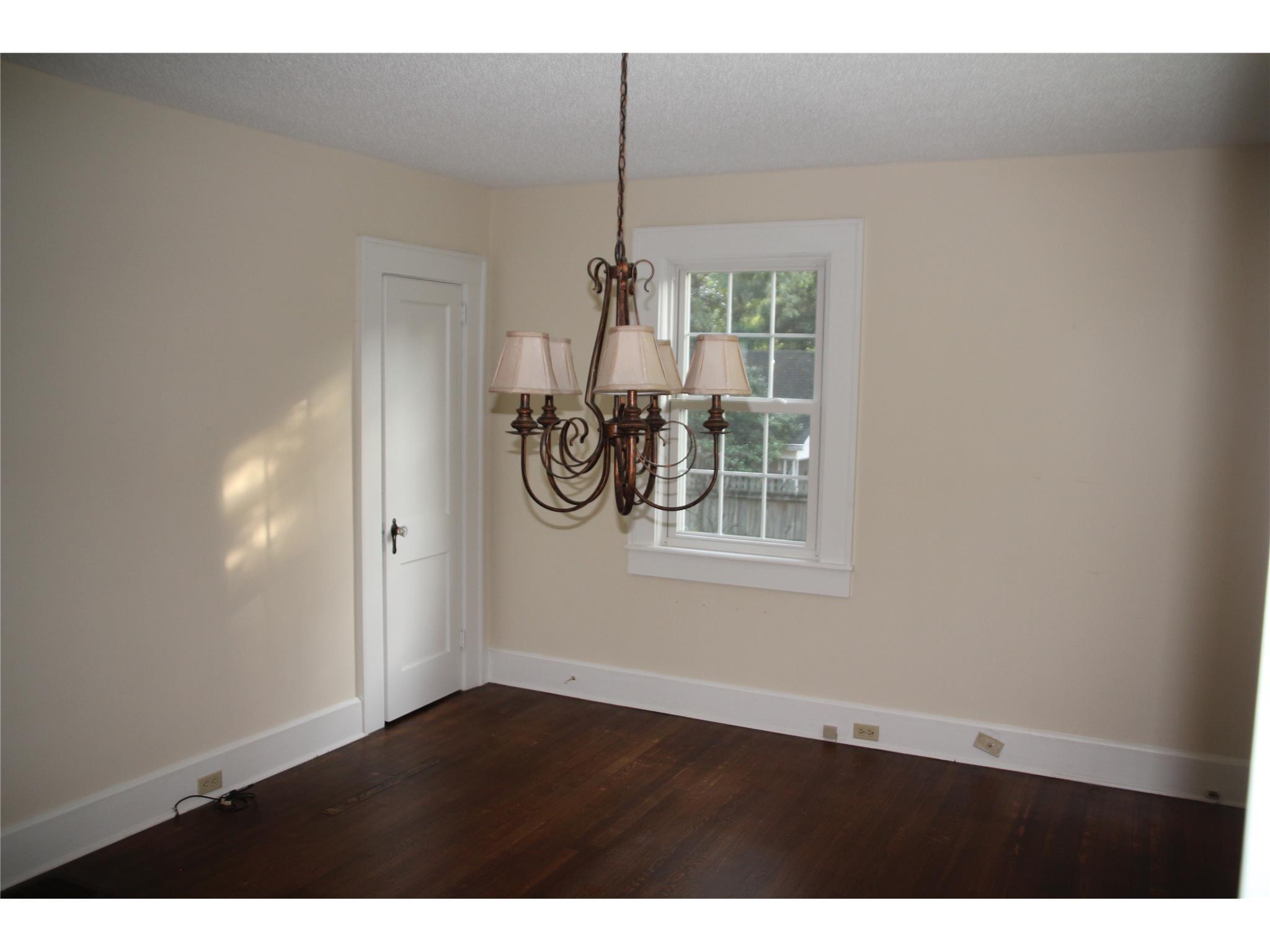 978 E Tugalo St, Toccoa, GA 30577 photo 4