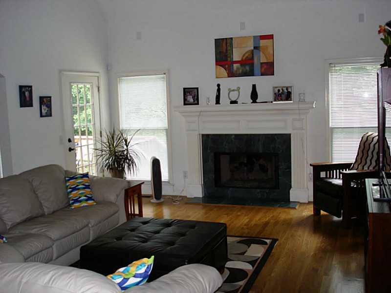 7475 Brookstead Xing, Duluth, GA 30097 photo 4