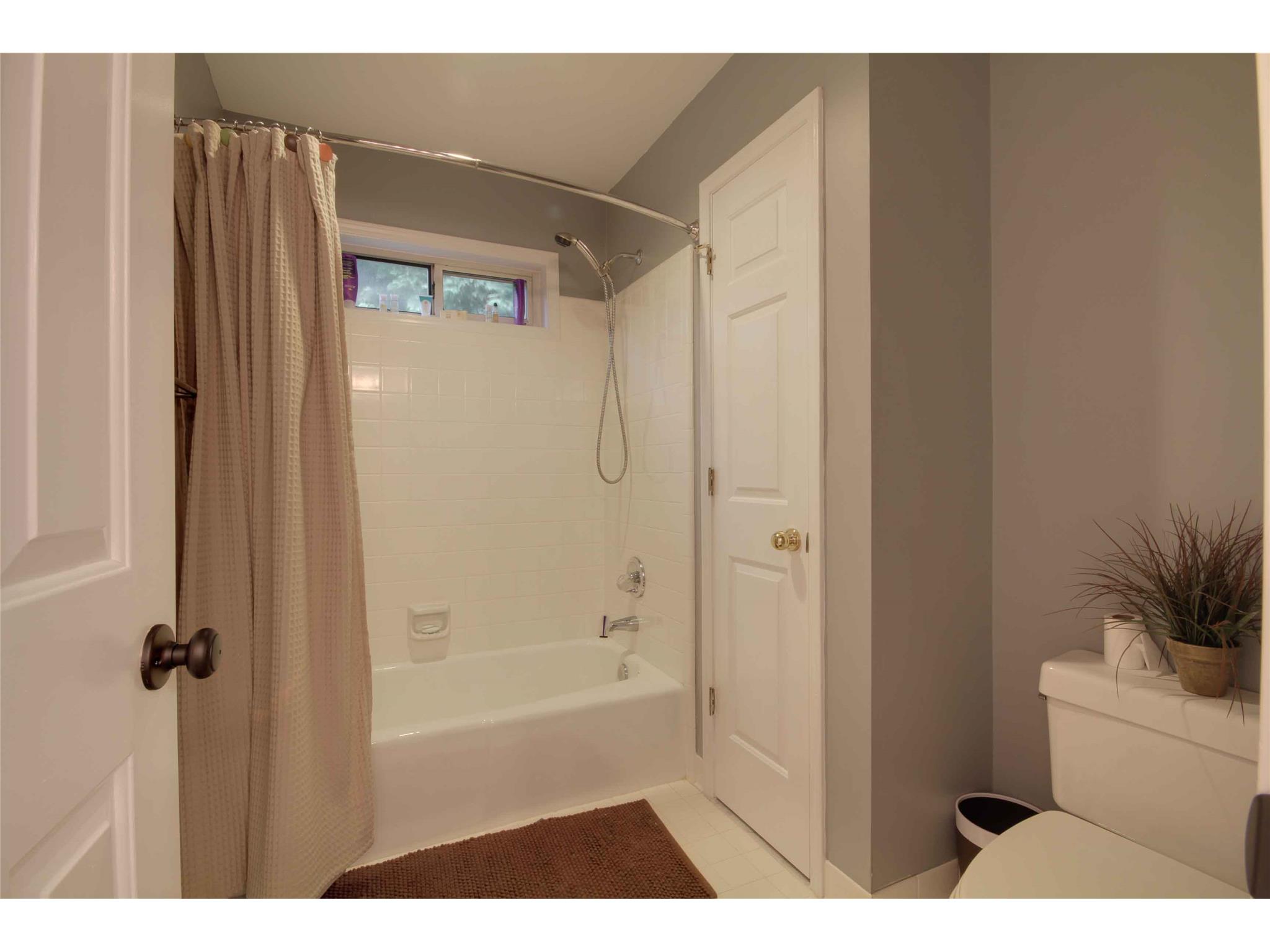 3715 Harts Ct, Atlanta, GA 30341 photo 22