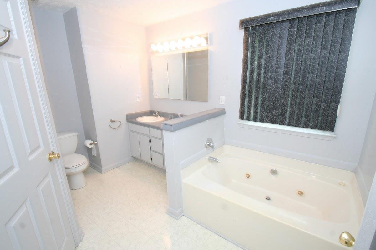 1651 Plunketts Rd, Buford, GA 30519 photo 9
