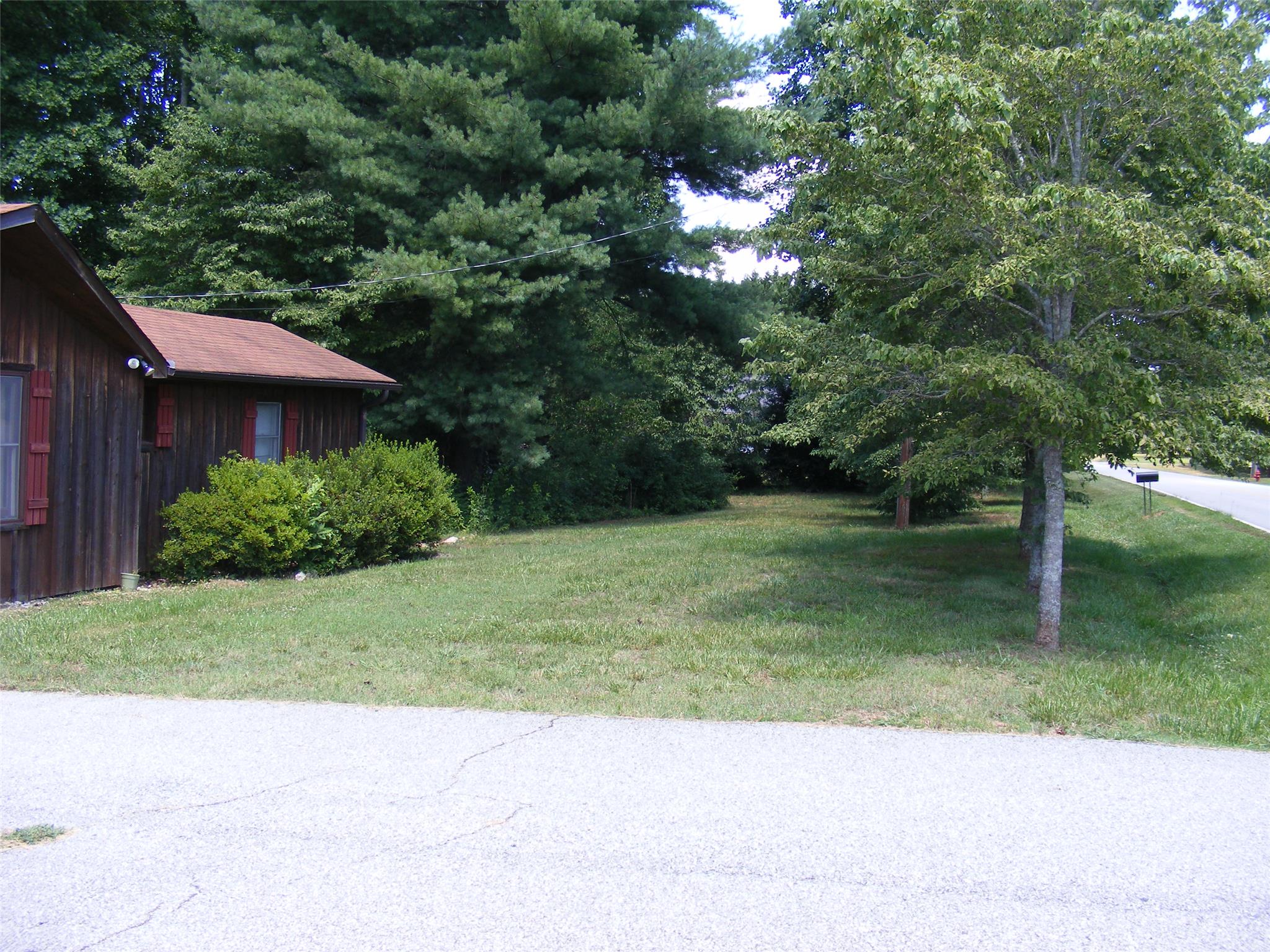 2767 B C Grant Rd, Cornelia, GA 30531 photo 2