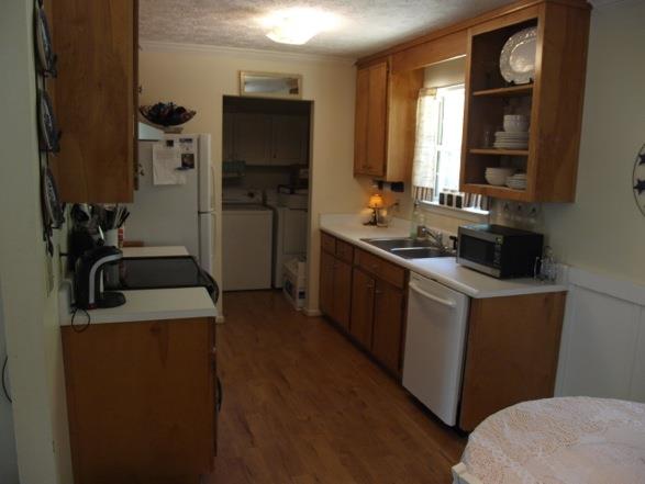 4745 Perry Rd, Gainesville, GA 30506 photo 4