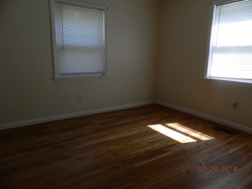 64 N Bowden St, Commerce, GA 30529 photo 4