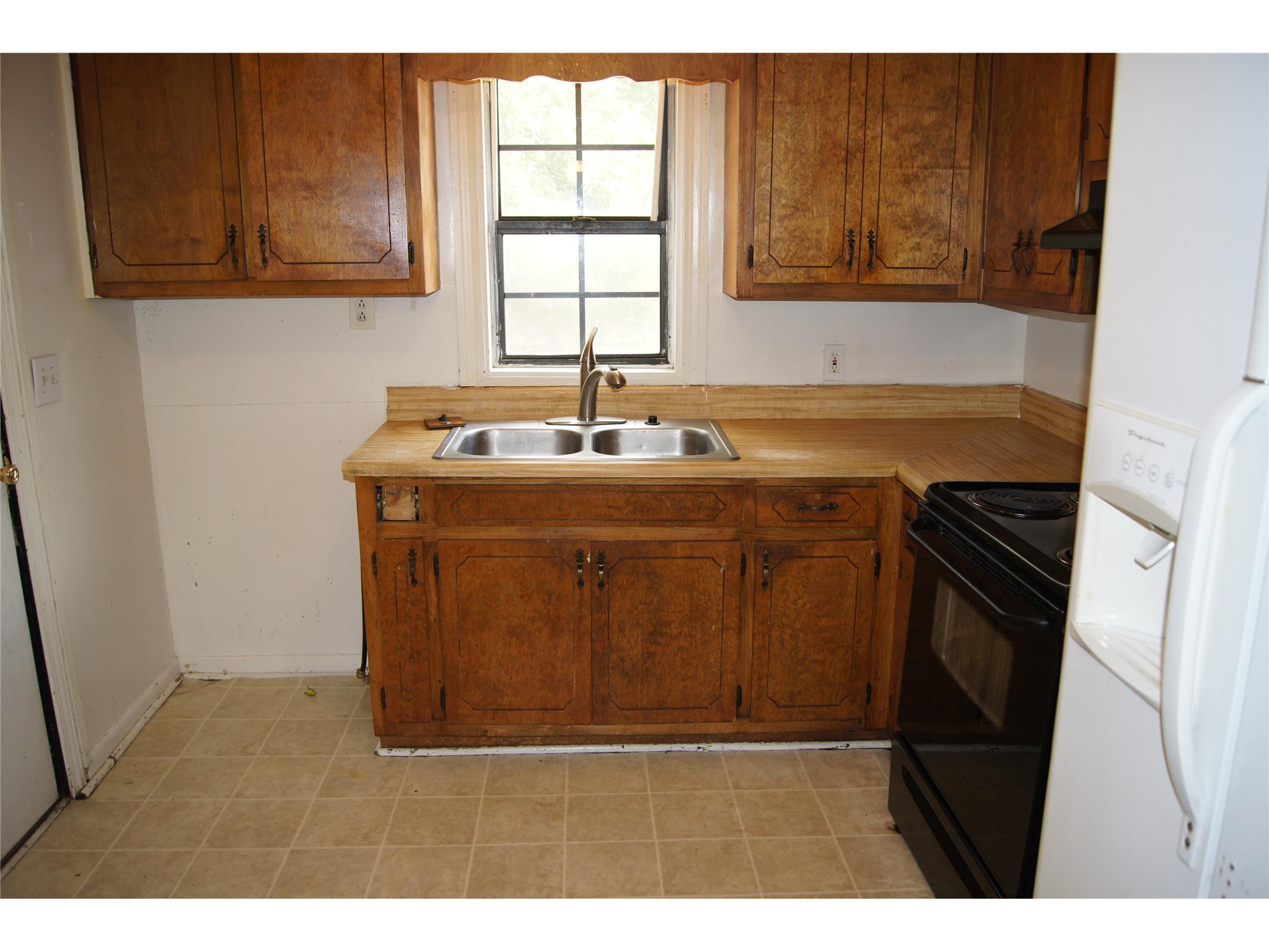 2041 Floyd Rd, Gainesville, GA 30507 photo 3