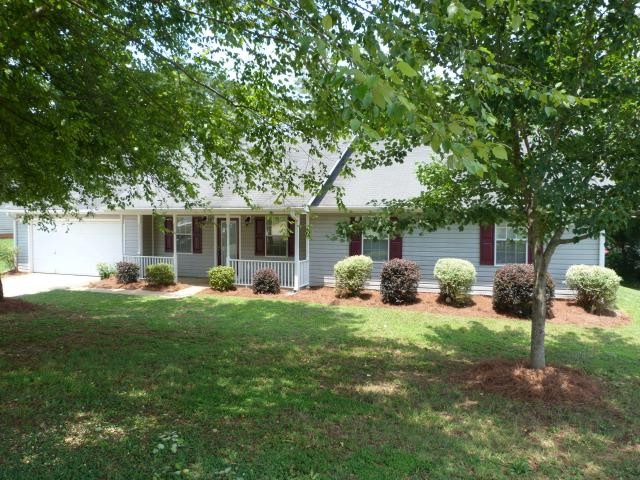201 Greenleaf Dr, Hampton, GA 30228 photo 2