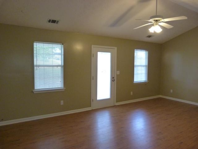 201 Greenleaf Dr, Hampton, GA 30228 photo 4