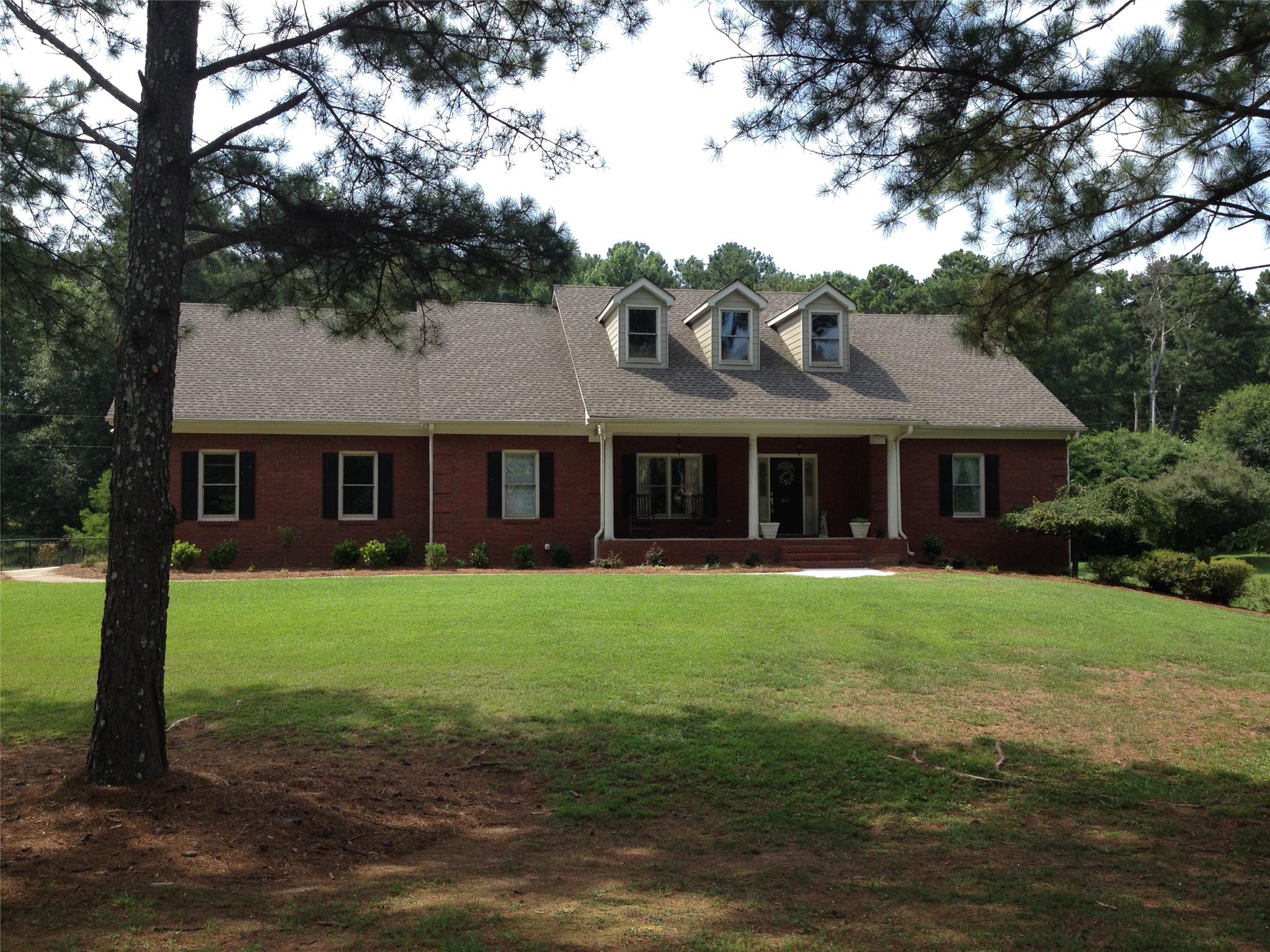 861 Fairway Dr, Monroe, GA 30655 photo 1