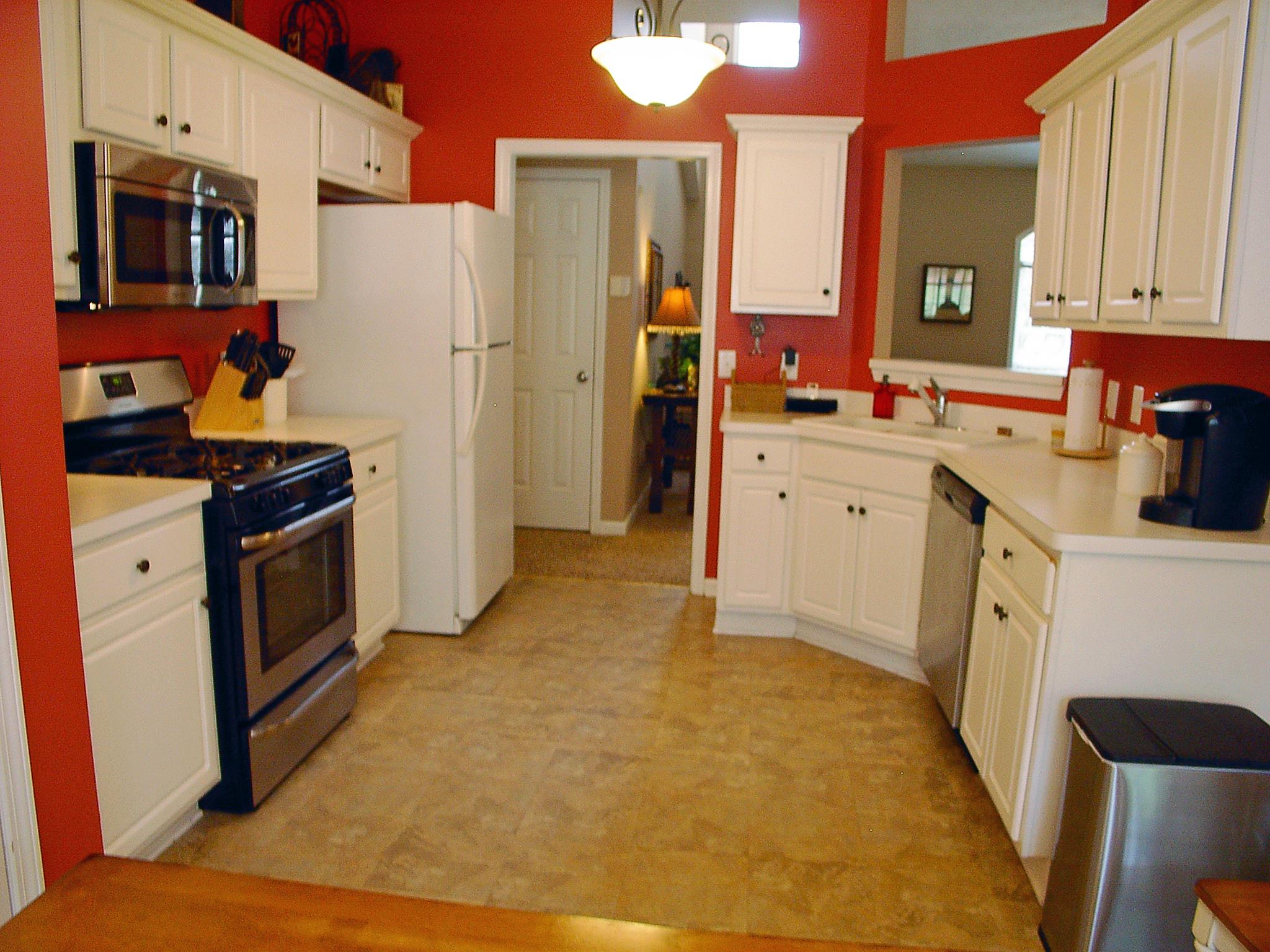 313 Hydesmere Dr, Buford, GA 30518 photo 5