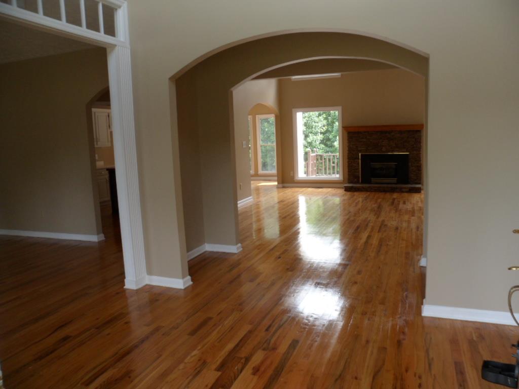 210 Featherwood Dr, Cornelia, GA 30531 photo 5
