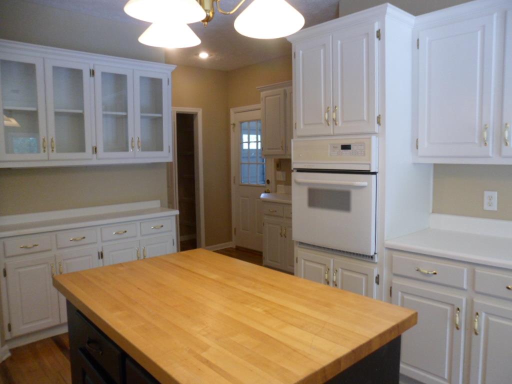 210 Featherwood Dr, Cornelia, GA 30531 photo 3