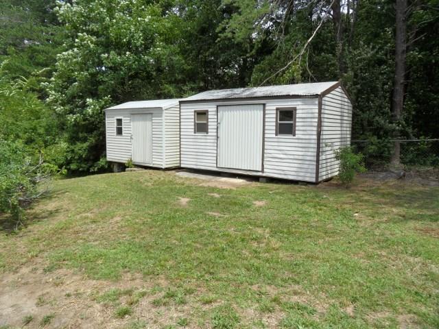 833 Poplar St, Toccoa, GA 30577 photo 3