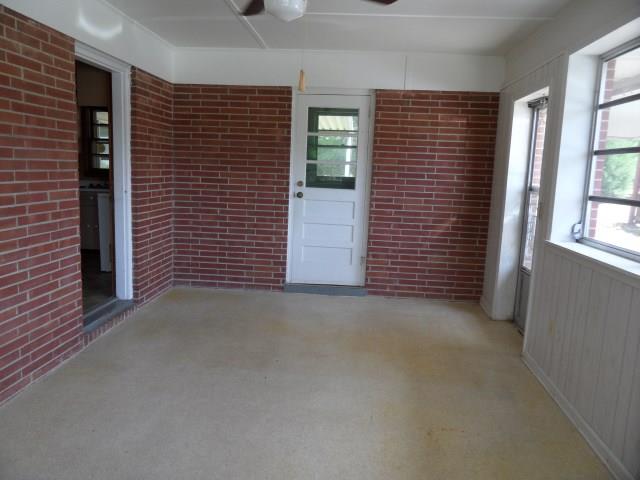 833 Poplar St, Toccoa, GA 30577 photo 4